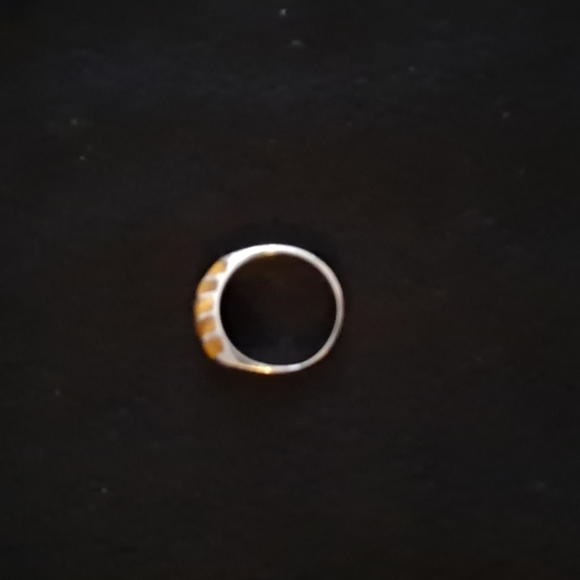 Ring - Picture 2 of 4